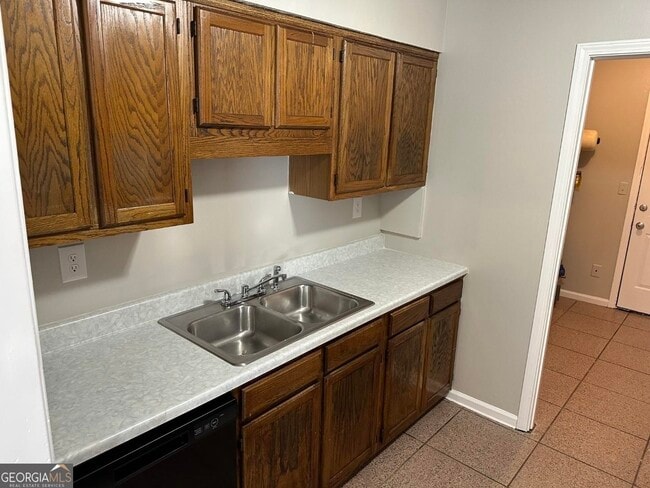 Building Photo - 115 Pine Terrace