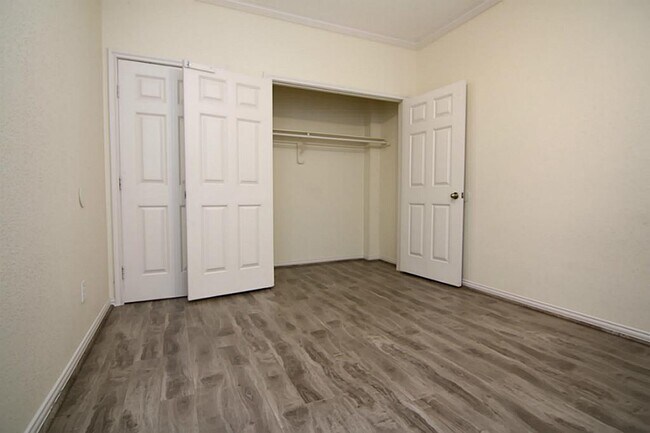 Building Photo - 9400 Bellaire Blvd