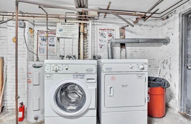 Building Photo - 1013 Park Ave