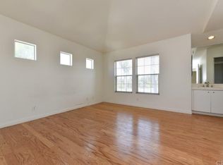 Building Photo - 11 Crivelli Aisle