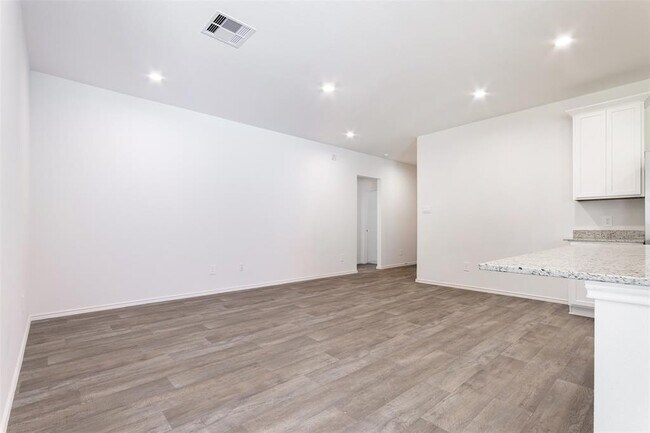 Building Photo - 4302 Freya Pointe Dr