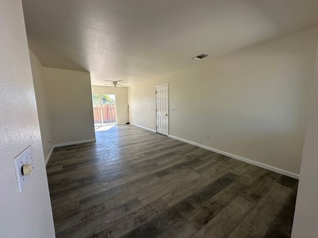 Building Photo - 61859 Desert Air Rd