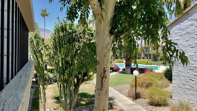 Building Photo - 5125 E Waverly Dr