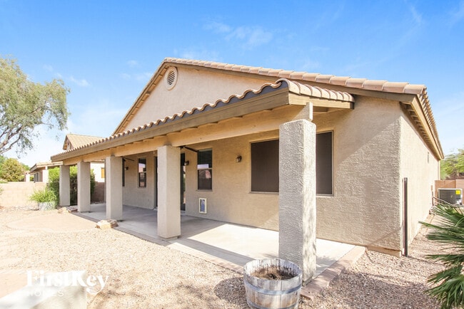 Building Photo - 8229 N Sombrero Point Dr