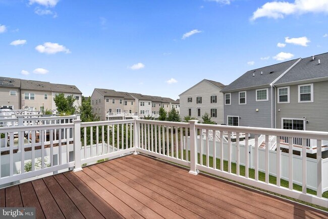 Building Photo - 9442 Adelaide Ln