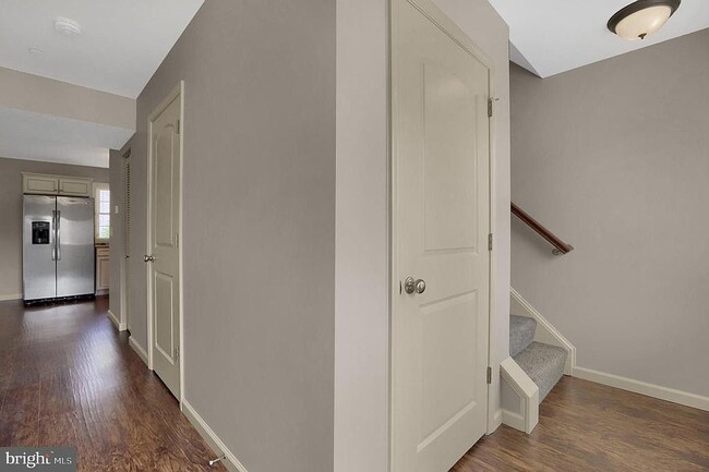 Building Photo - 22 Spring View