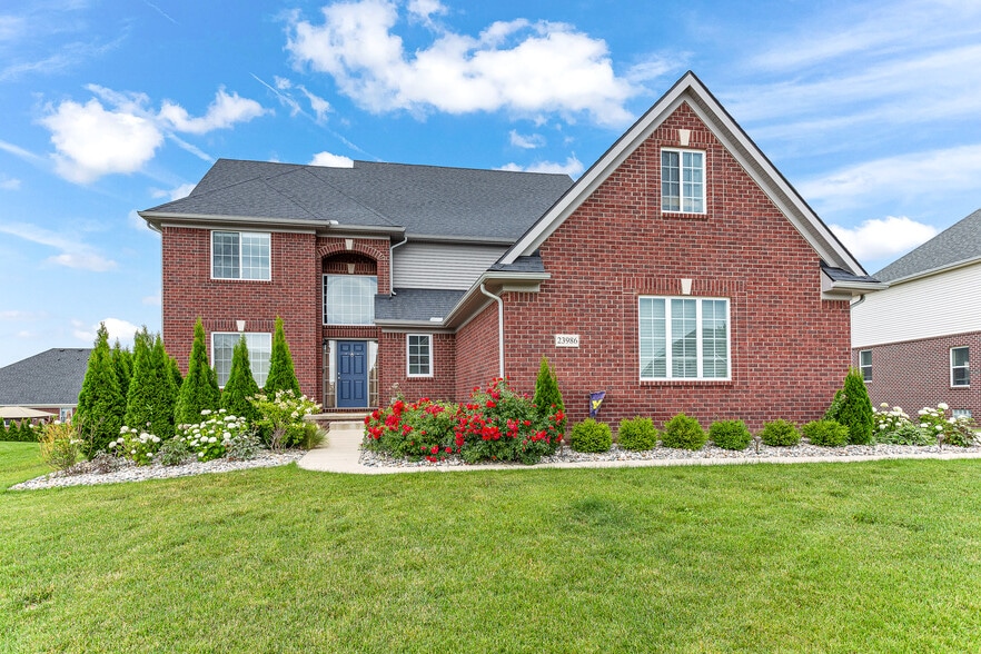 Building Photo - 23986 W Enclave Dr