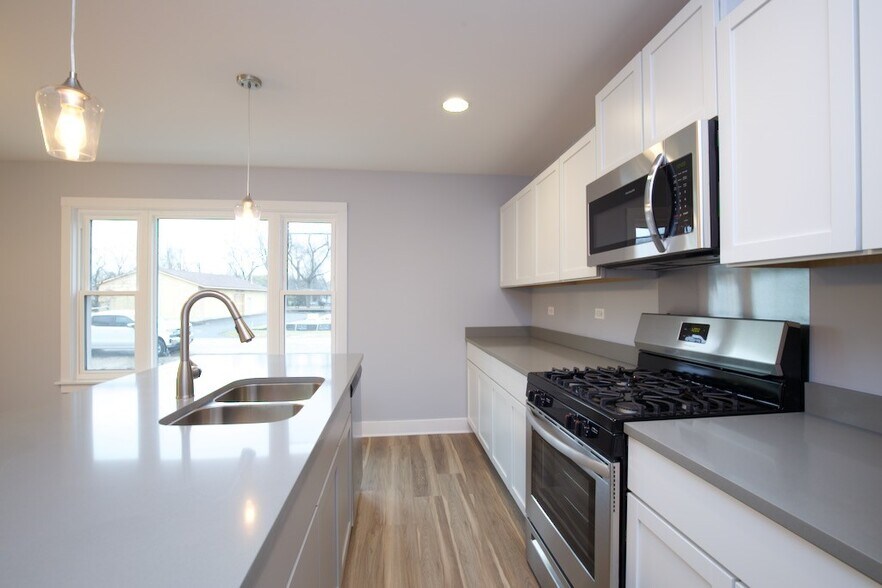 Building Photo - 16639 W Brockman Ave