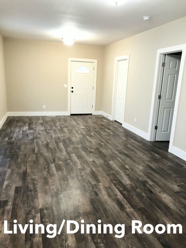 Building Photo - 802 W McCormick St