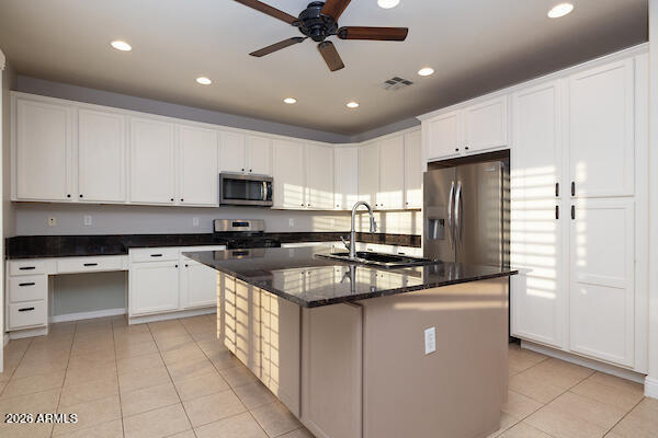 Building Photo - 18469 W Sunnyslope Ln