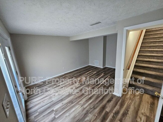 Building Photo - 9445 Lexington Cir