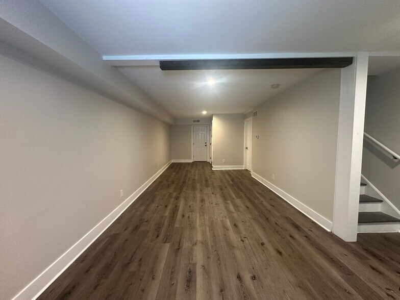 Building Photo - 569 Woods Dr NW
