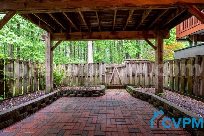 Building Photo - 11863 New Country Ln