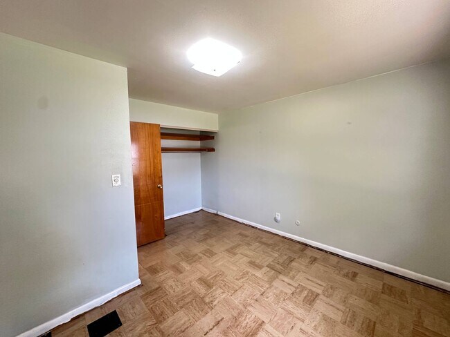 Building Photo - 2723 McCall St