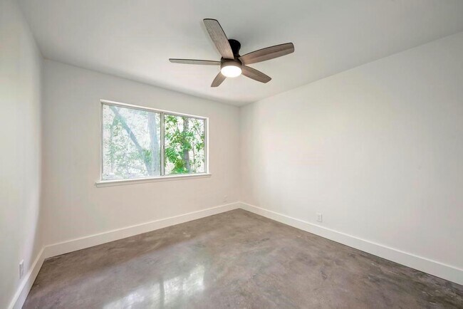 Building Photo - 6305 Forest Hills Dr