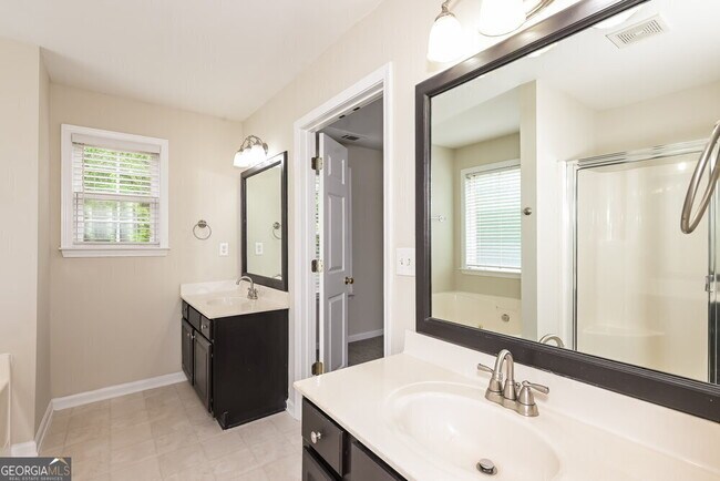 Building Photo - 2257 Mitford Ct