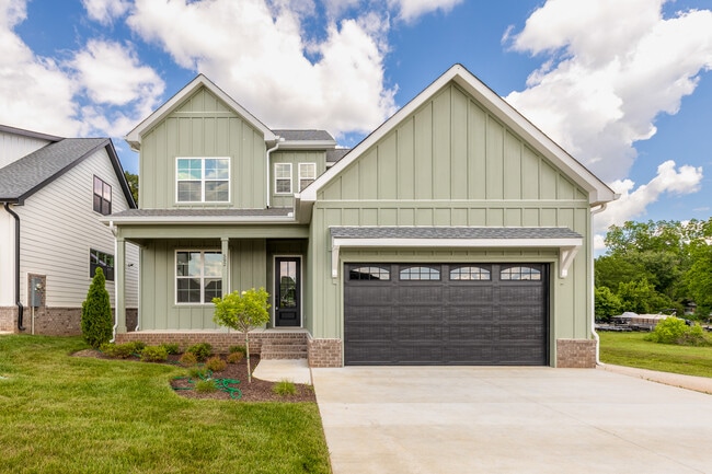 Building Photo - 592 River Watch Way