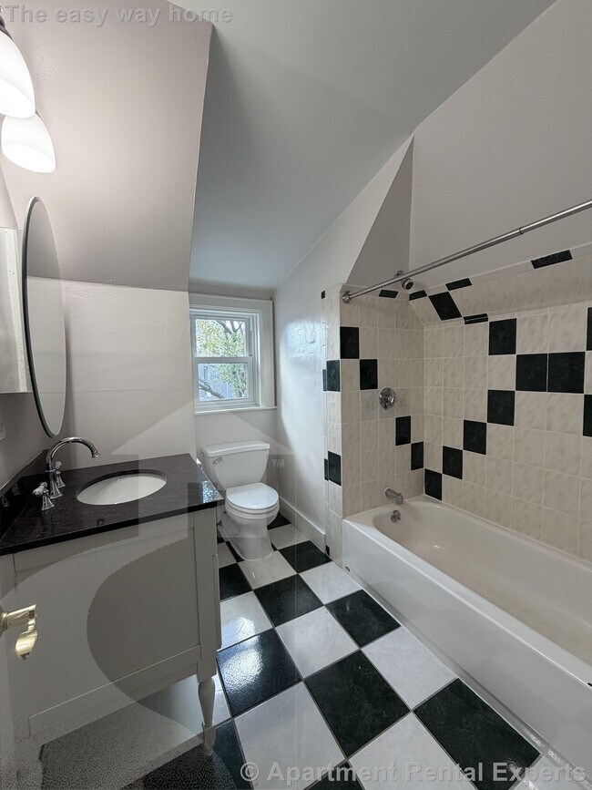 Building Photo - 8 Marbury Terrace