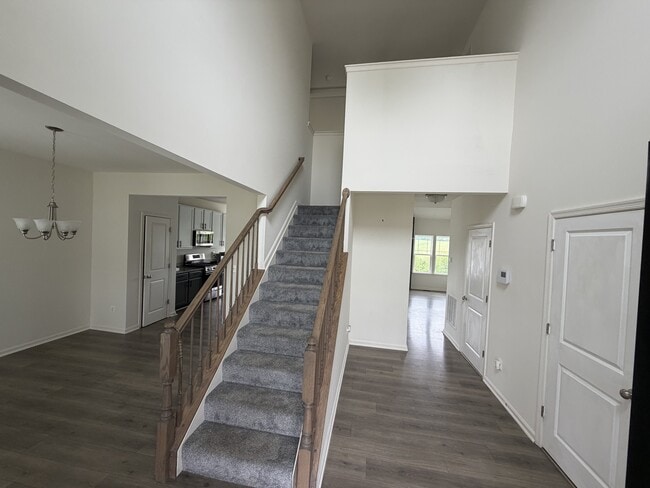 Building Photo - 287 Paradise View Dr