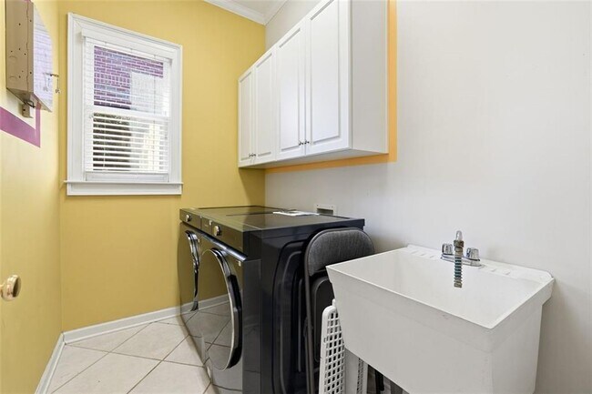 Building Photo - 250 Fieldsborn Ct NE