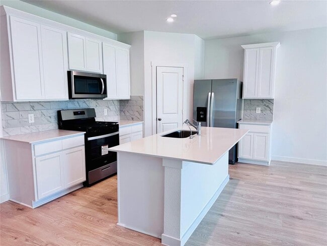 Building Photo - 30703 Castle Cove Dr