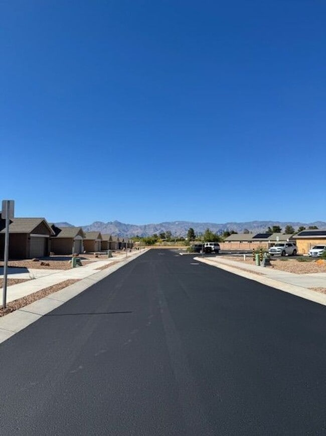 Building Photo - 2429 S Clovis Place-