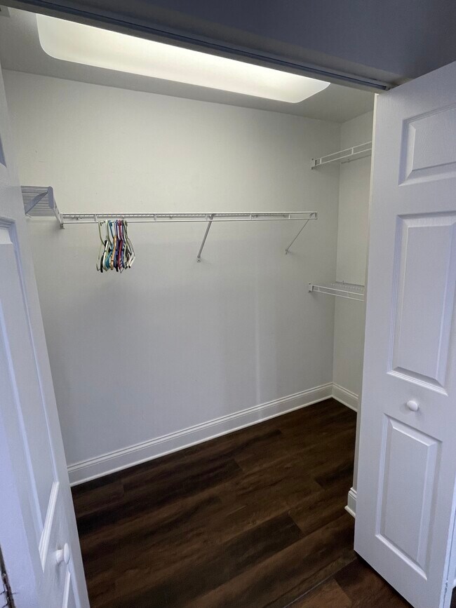 Building Photo - 4620 Riverwalk Village Ct