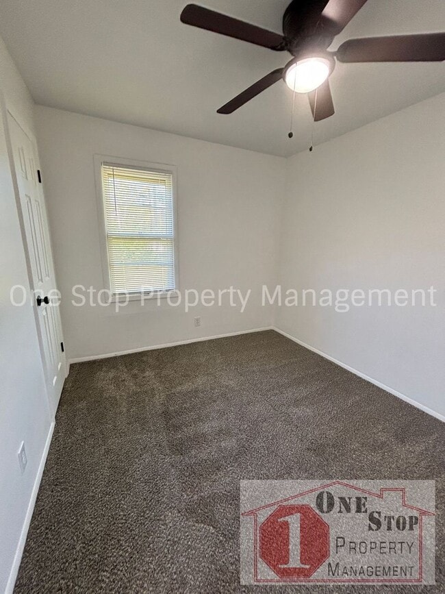 Building Photo - 4-bedroom, 2.5-bath in  Kansas City