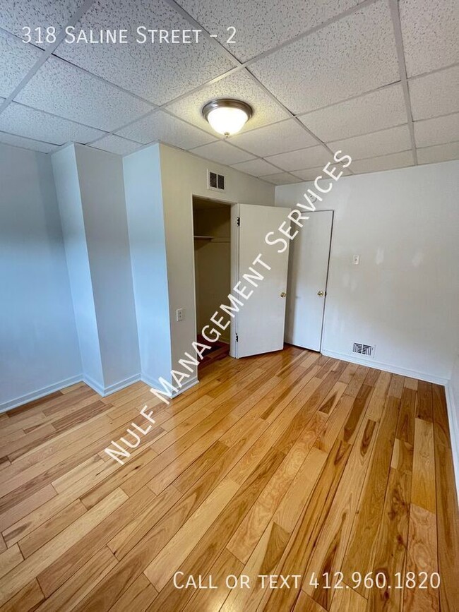 Building Photo - 2 Bed, 1 Bath unit near Oakland