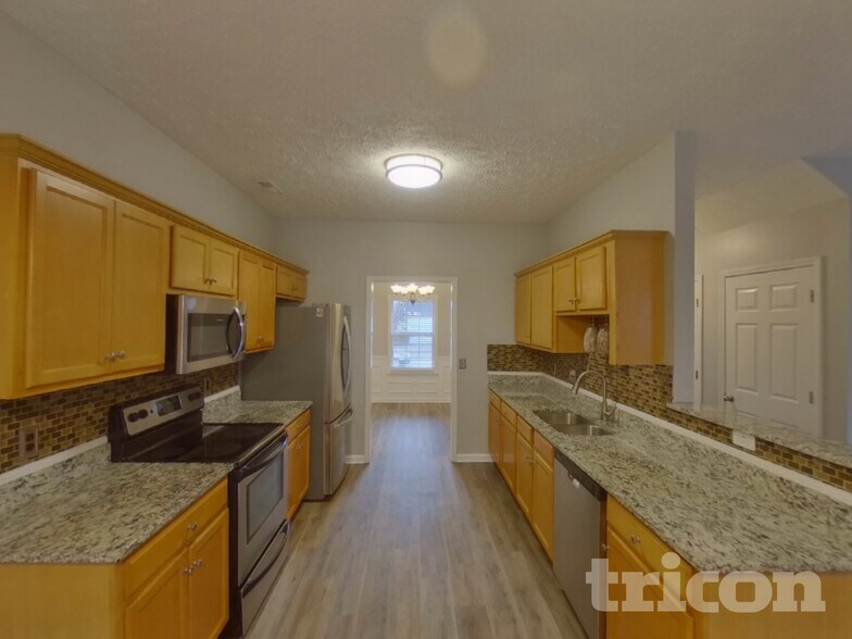 Building Photo - 1456 Colyn Avenue