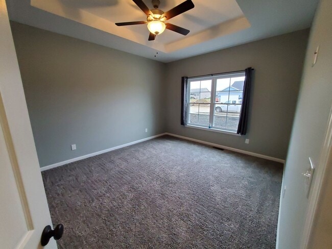 Building Photo - Charming 3-bedroom/2-bathroom duplex home in Washington, IL