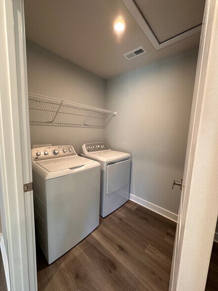 Building Photo - 203 Maggys Wy