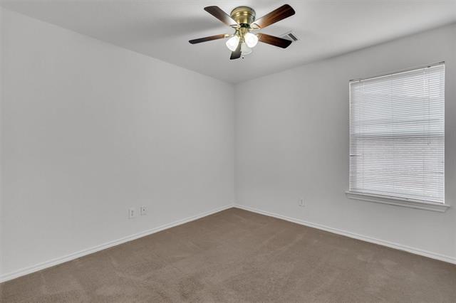 Building Photo - 712 Riverhead Dr