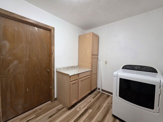 Building Photo - Cute 4 bedroom home in Shawnee