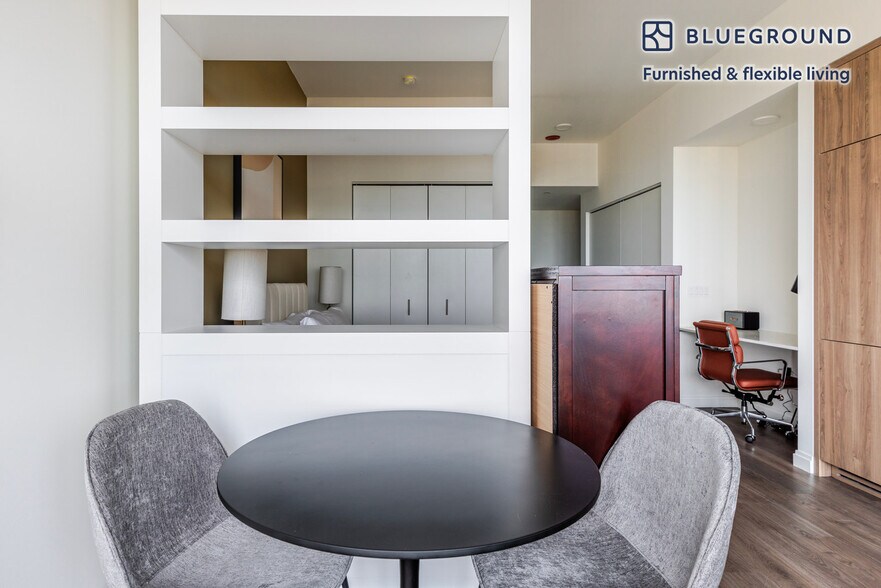 Building Photo - 1000 S Michigan Ave