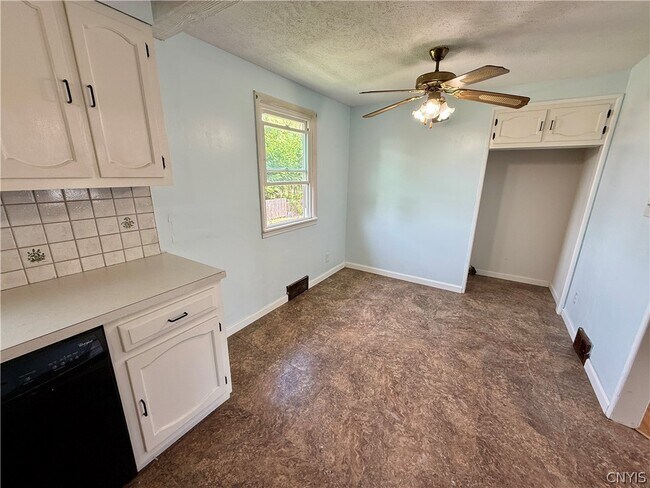 Building Photo - 111 Deborah Dr
