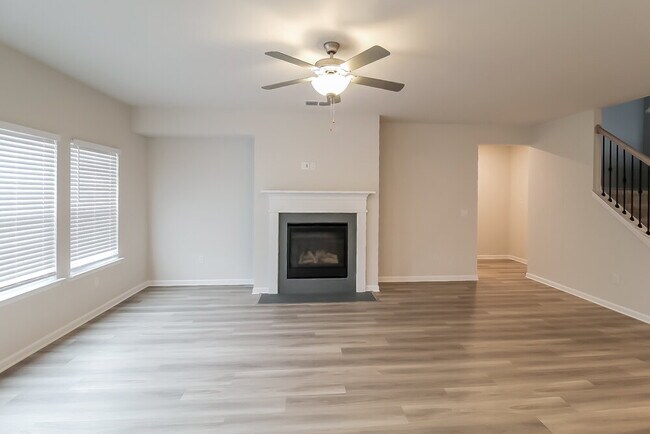 Building Photo - 879 Sara Mdw Rd