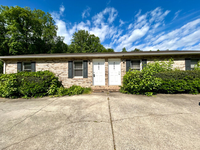 Primary Photo - 4701 Grassy Creek Rd