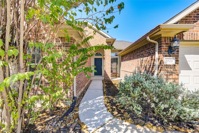 Building Photo - 9822 Memorial Crossing Dr