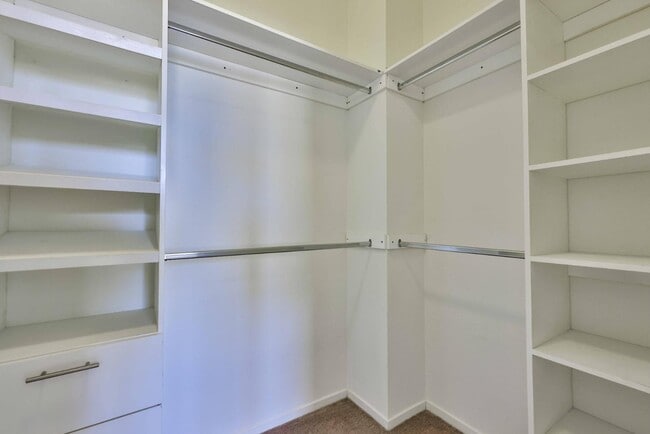 Building Photo - 5460 San Roberto