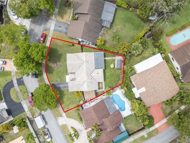 Building Photo - 9130 SW 101st Ave