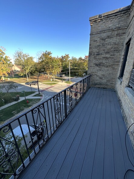 Building Photo - 730 Judson Ave