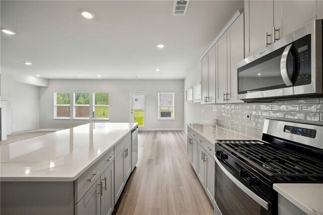 Building Photo - 107 Meander Dr