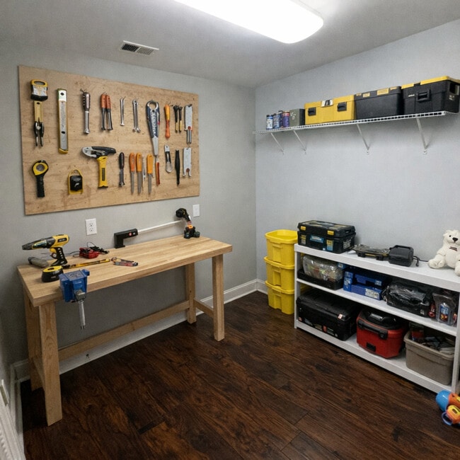 Building Photo - 7324 Shellburne Dr