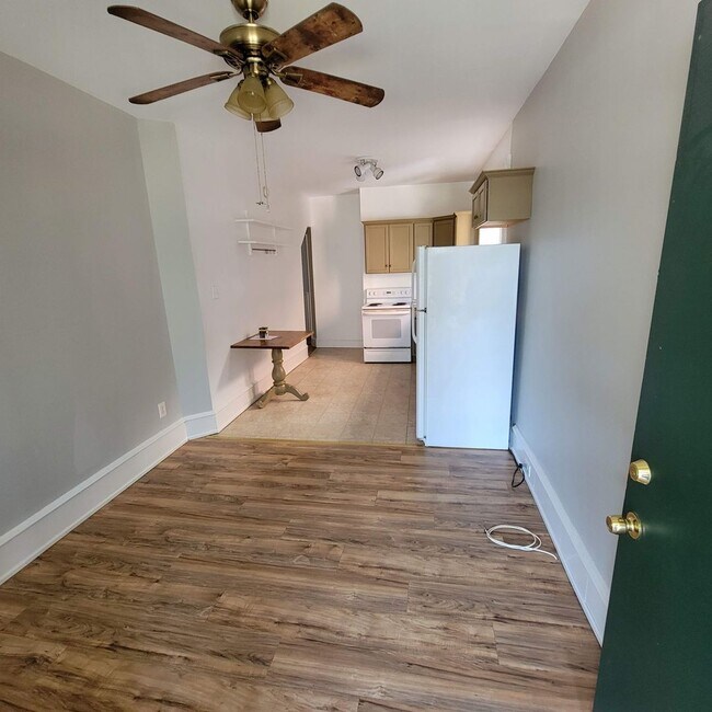 Building Photo - 7128 Boyer St