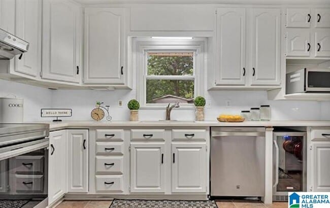 Building Photo - 1624 Lakewood Dr