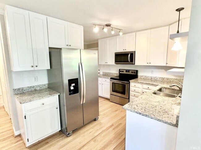 Building Photo - 305 Cary Pines Dr