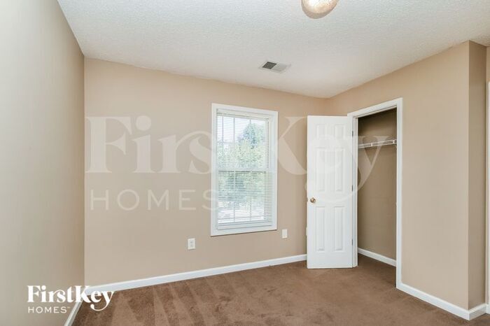 Building Photo - 60 Landing Ln