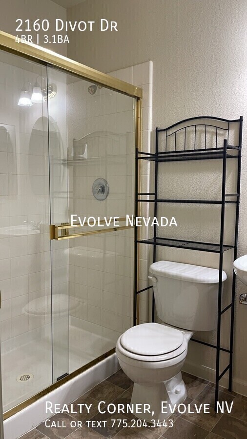 Building Photo - 2160 Divot Dr