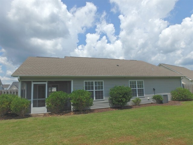 Building Photo - 2626 Bow Hunter Dr